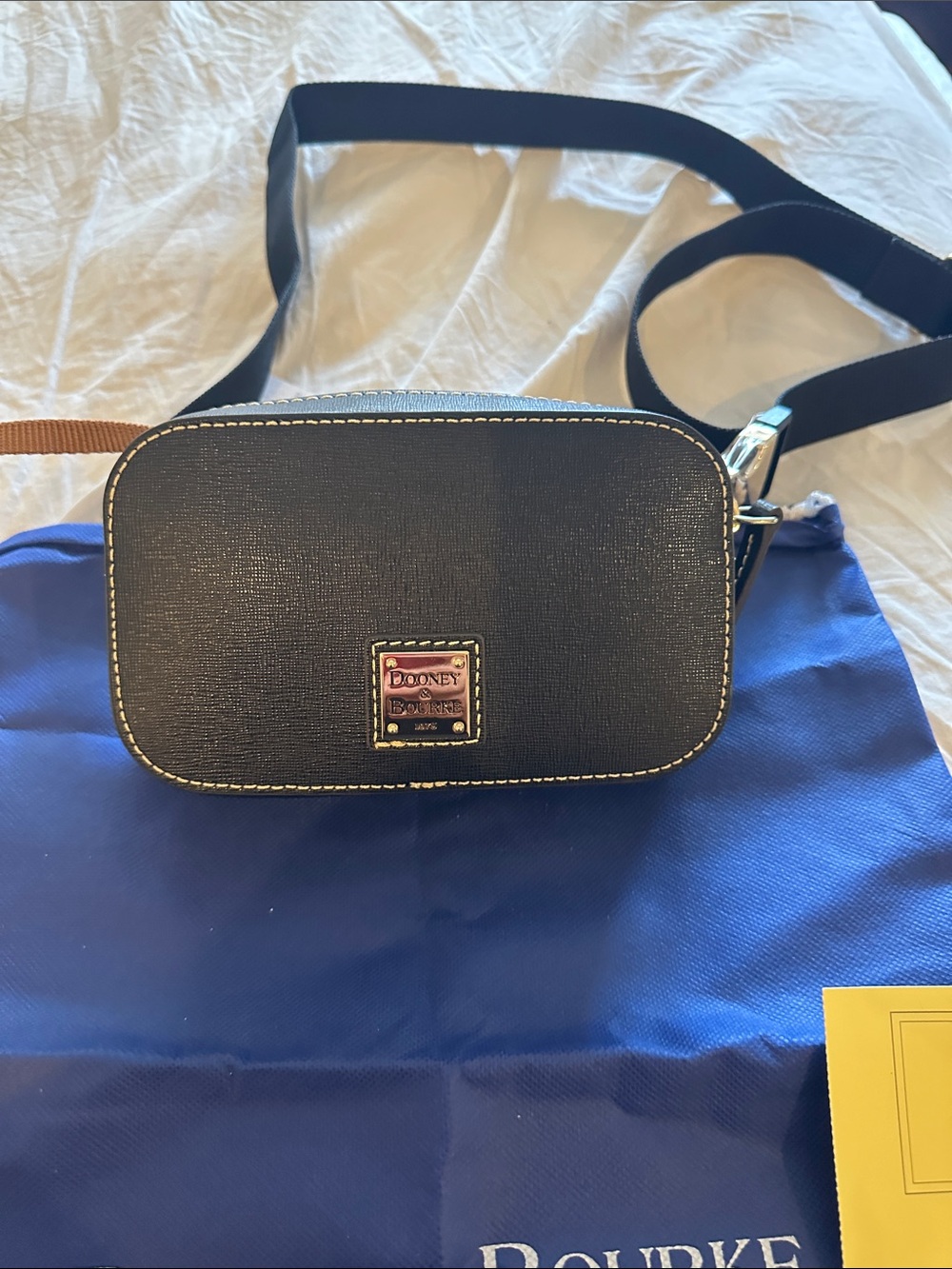 Dooney & Bourke Black Pebbled Crossbody BELT  Bag with White Topstitch belt bag - Picture 3 of 13